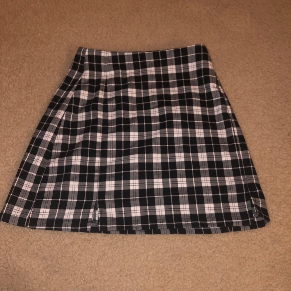 brandy melville black and white plaid mini skirt